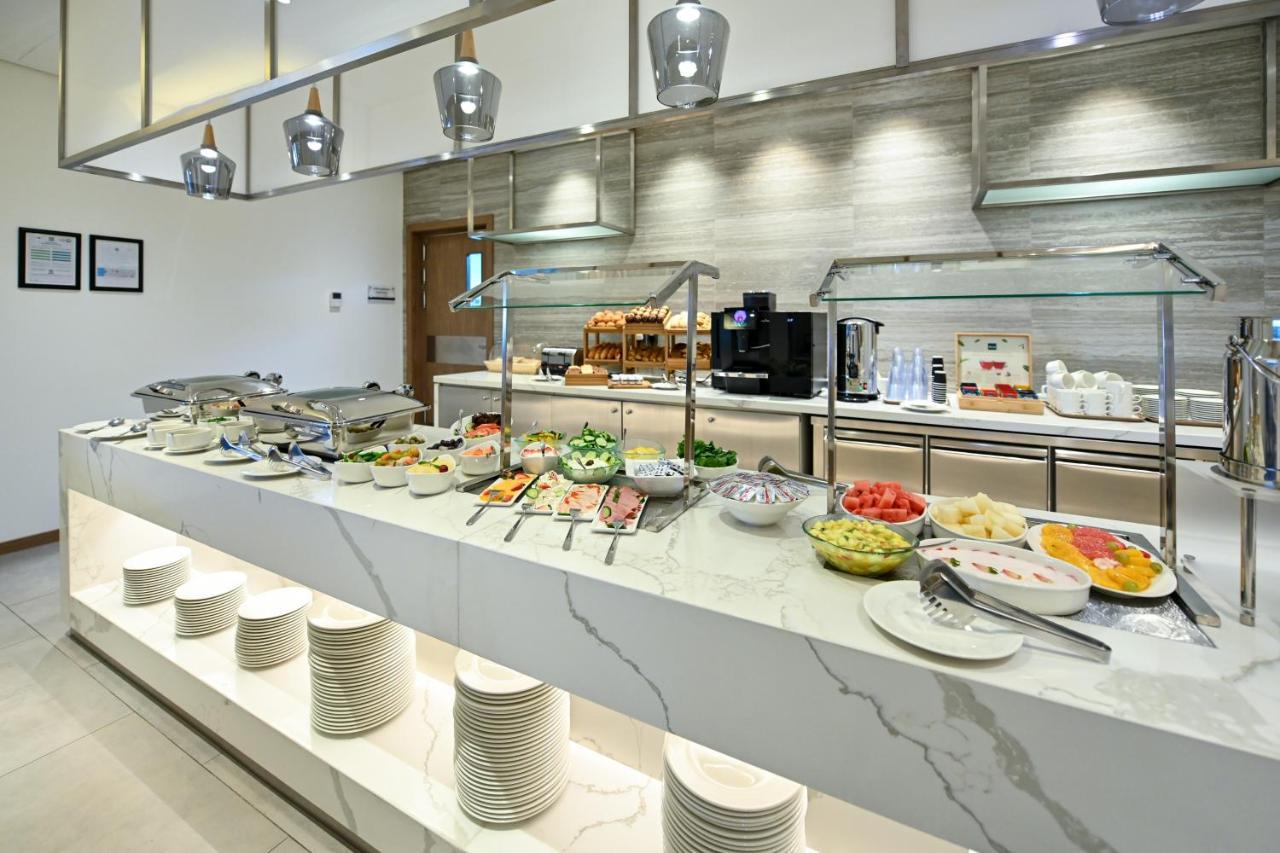 Comfort Hotel Jeddah King Road Exterior foto