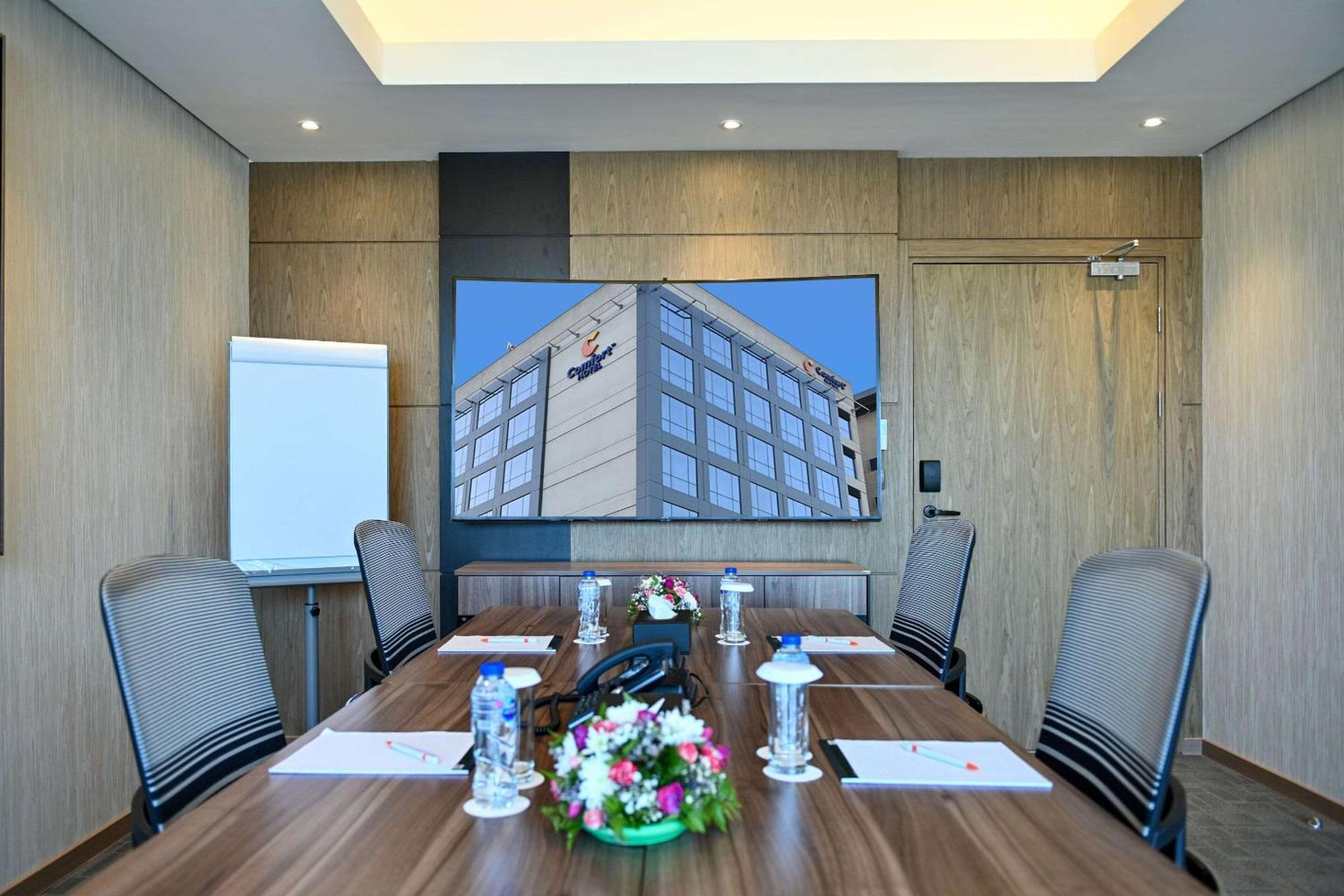 Comfort Hotel Jeddah King Road Exterior foto